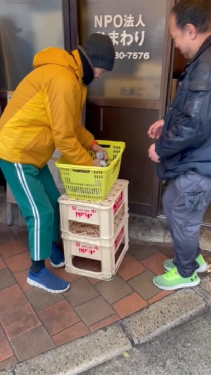 雨の日の炊き出し 月～土 毎日炊き出しやっています！（動画）